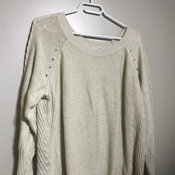 Sweater - Picture 1 of 2